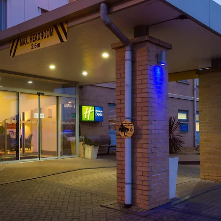 Holiday Inn Express East Midlands Airport By Ihg-3